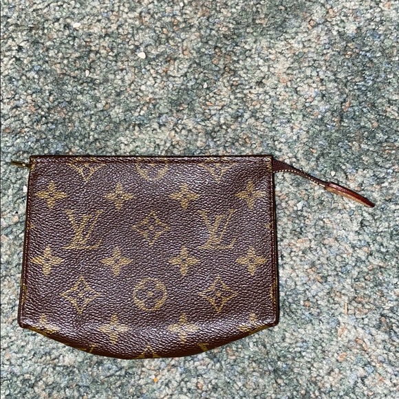 Authentic Louis Vuitton Toiletry Bag - Picture 4 of 5